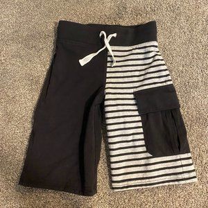 Peekaboo Beans Boys Shorts Size 4